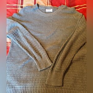 Old Navy women’s Textured Gray Crewneck Sweater
